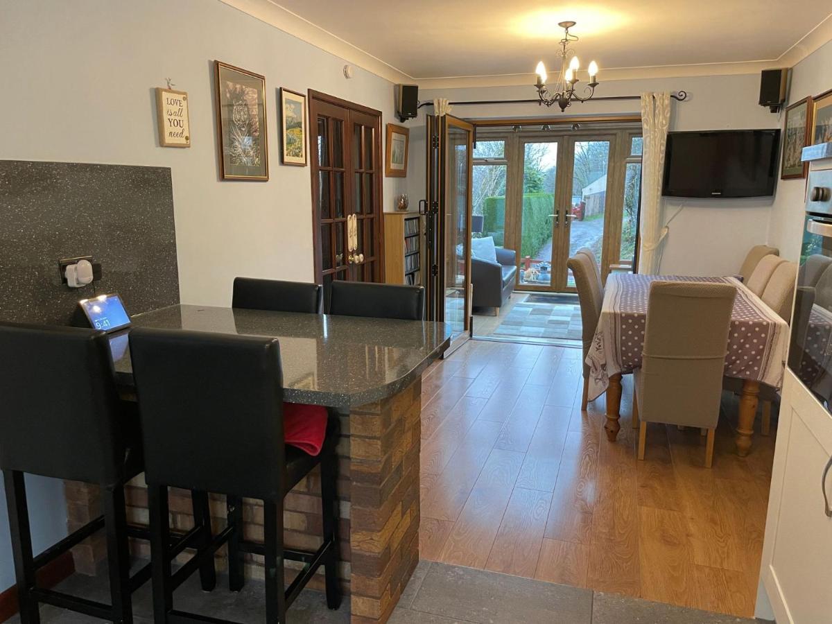 Dyffryn Taf - Spacious 3 Bedroom Bungalow Close To Amenities St Clears Buitenkant foto