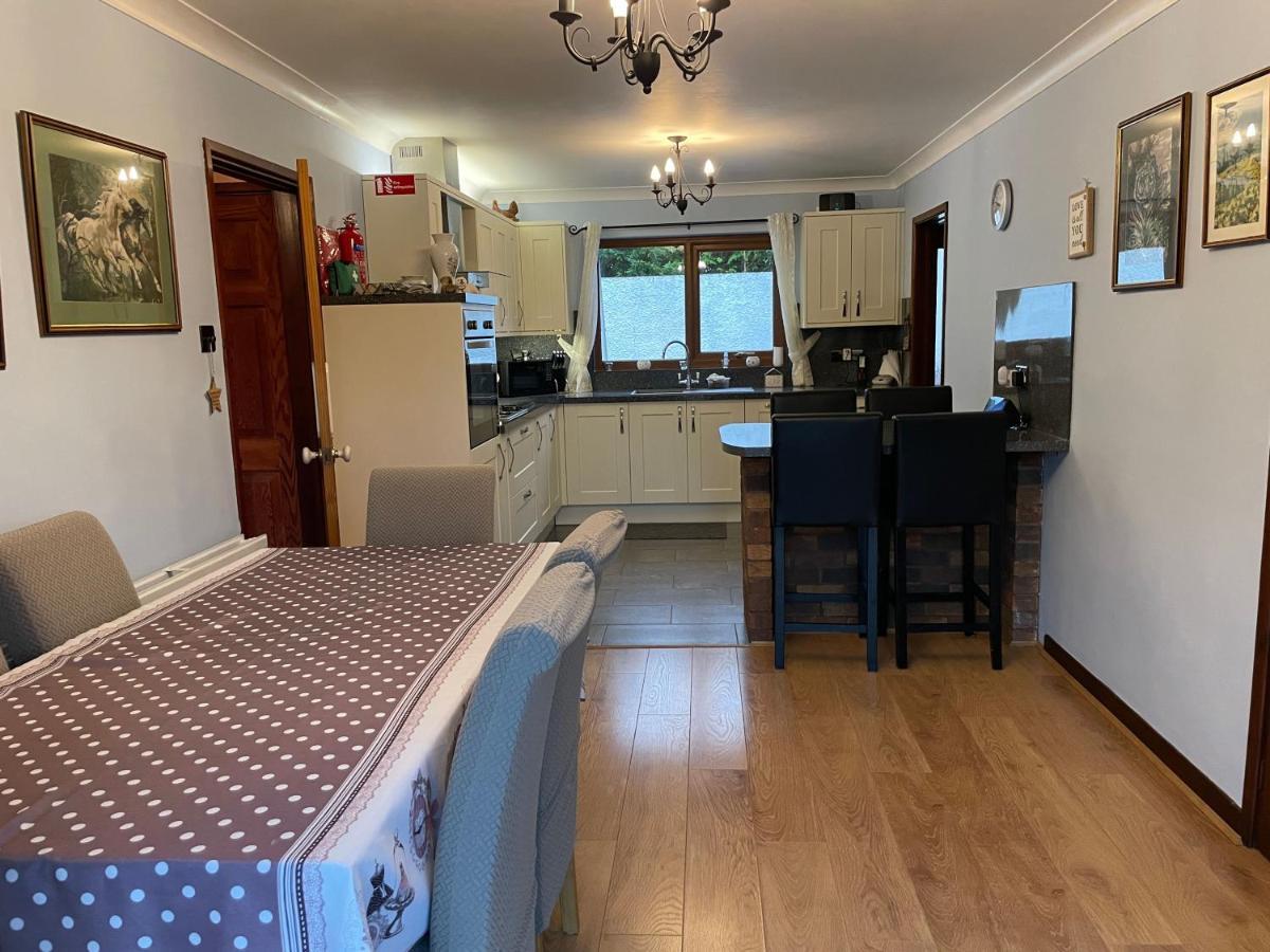 Dyffryn Taf - Spacious 3 Bedroom Bungalow Close To Amenities St Clears Buitenkant foto