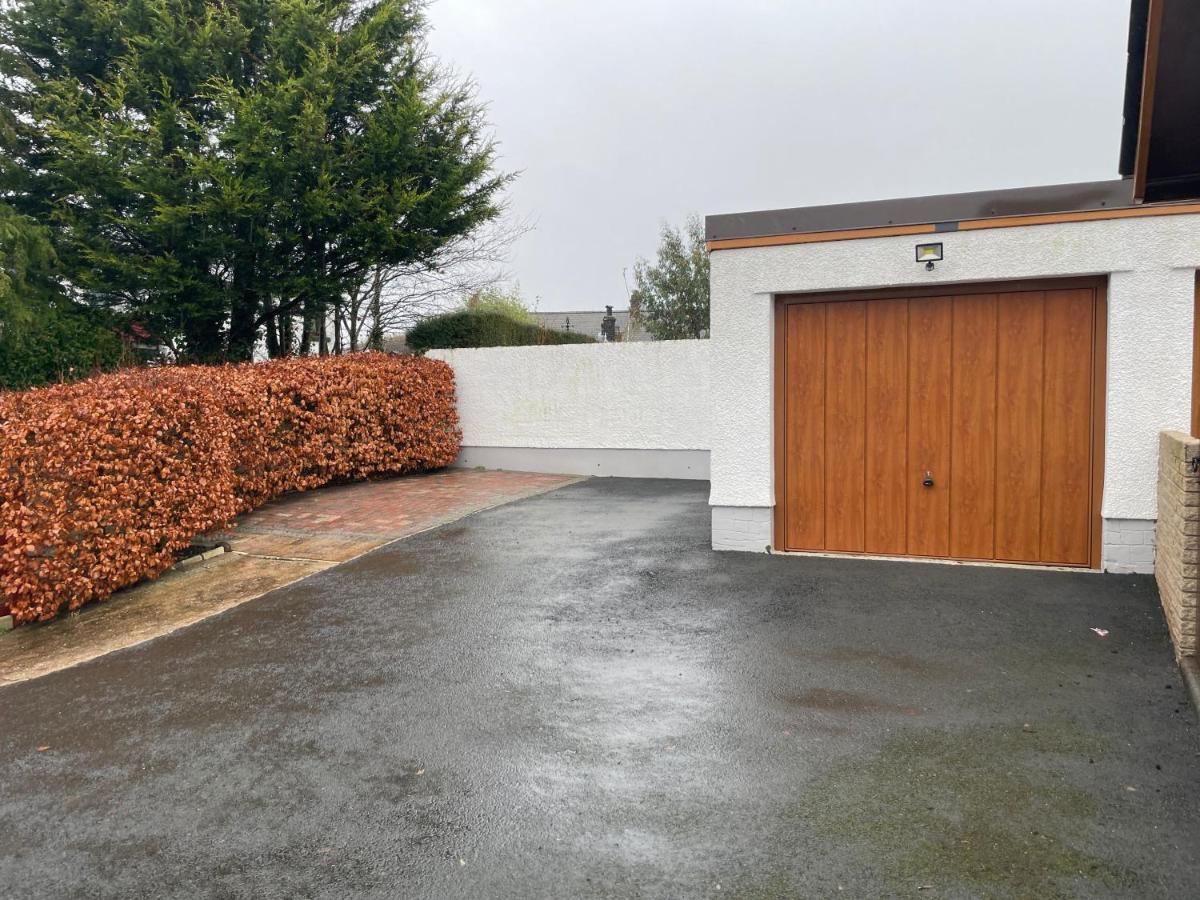 Dyffryn Taf - Spacious 3 Bedroom Bungalow Close To Amenities St Clears Buitenkant foto